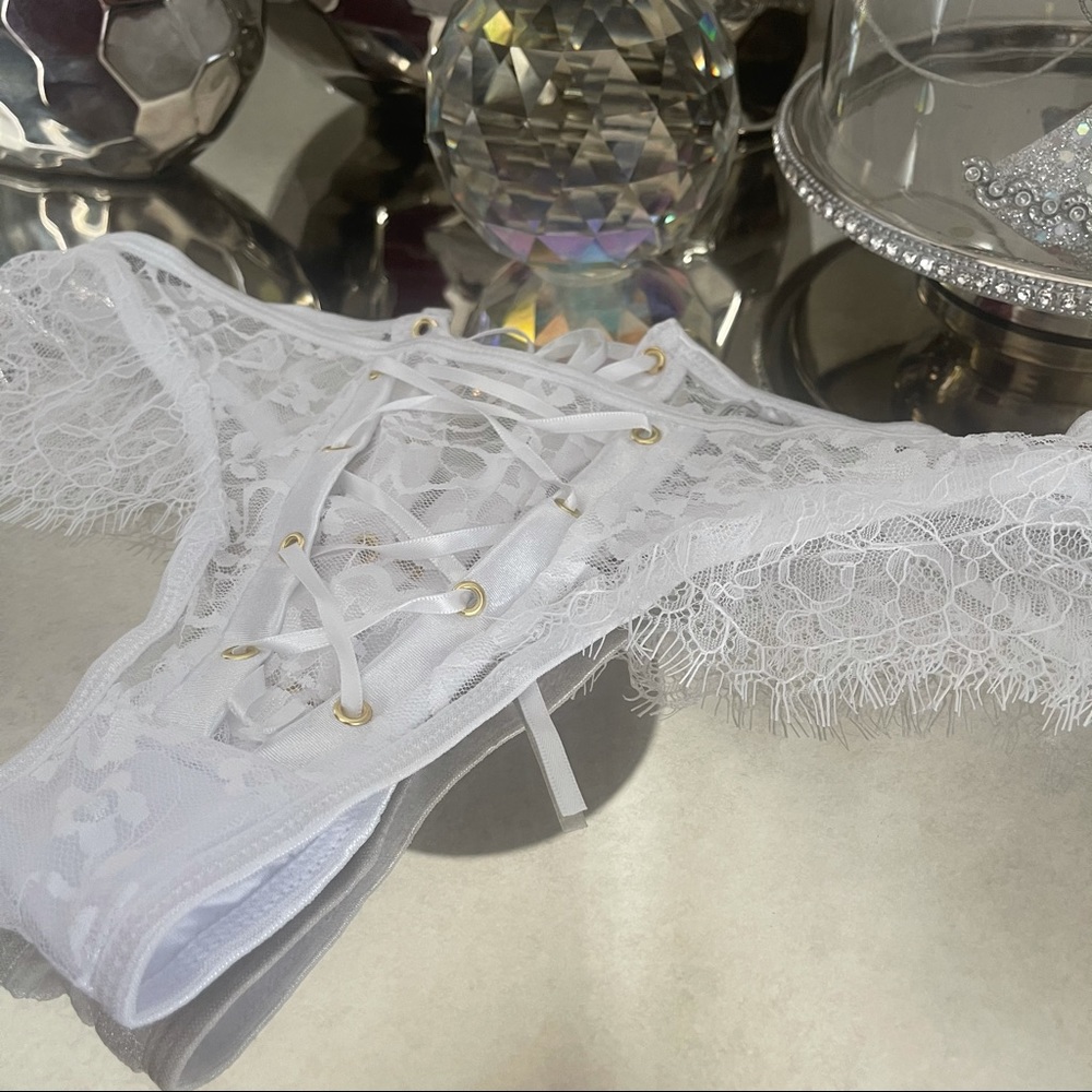 XS-S White Ribbon Eyelash Lace Panty - Sooo pretty - Picture 3 of 6